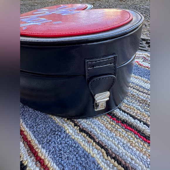 Rare Heart Shaped I Love Lucy Travel Case/Makeup Bag - Picture 4 of 11